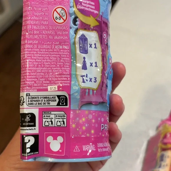 Disney Princess Mystery Castle Pack - Pink, Blue, Yellow Storytime Stackers - Picture 10 of 11